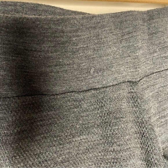 Icebreaker Gray Skirt Merino Wool Sporty Athletic Layer Mini Short Size Small - Picture 9 of 15